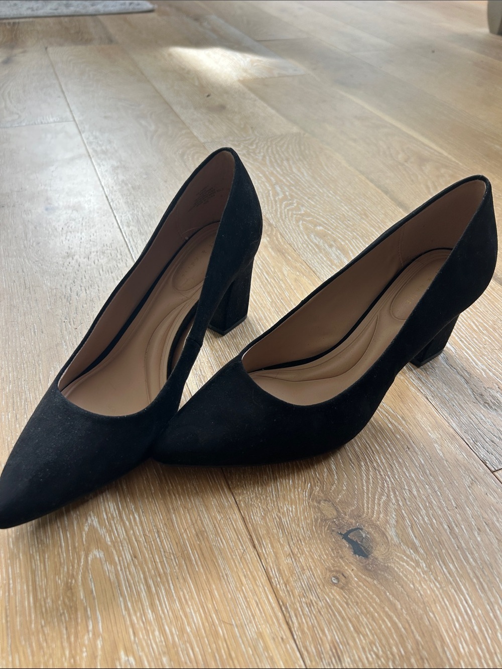 Kelly & Katie Velvet Pumps